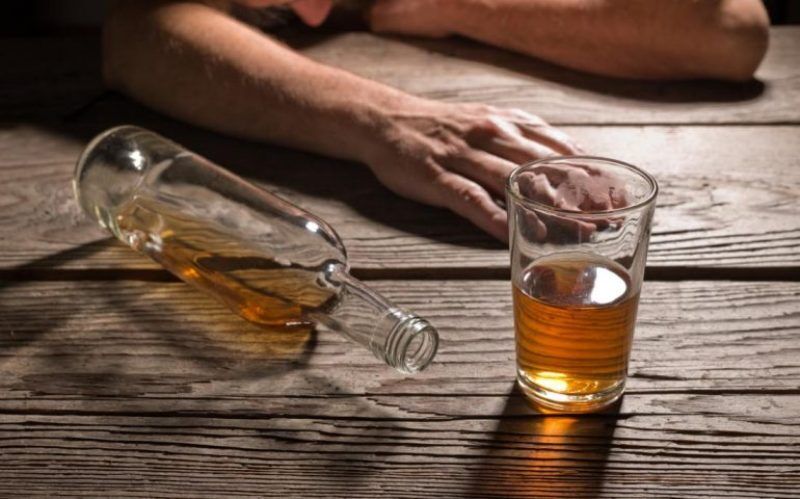 ضرورت اصلاح باور غلط مصرف الکل برای در امان ماندن از ویروس کرونا