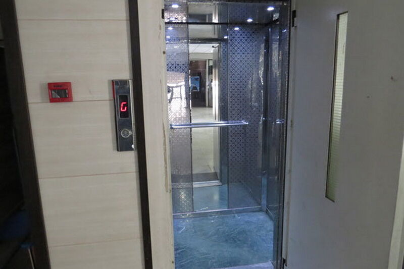 بیش از ۸۰ درصد لوازم آسانسور تولیدی ایران استاندارد است