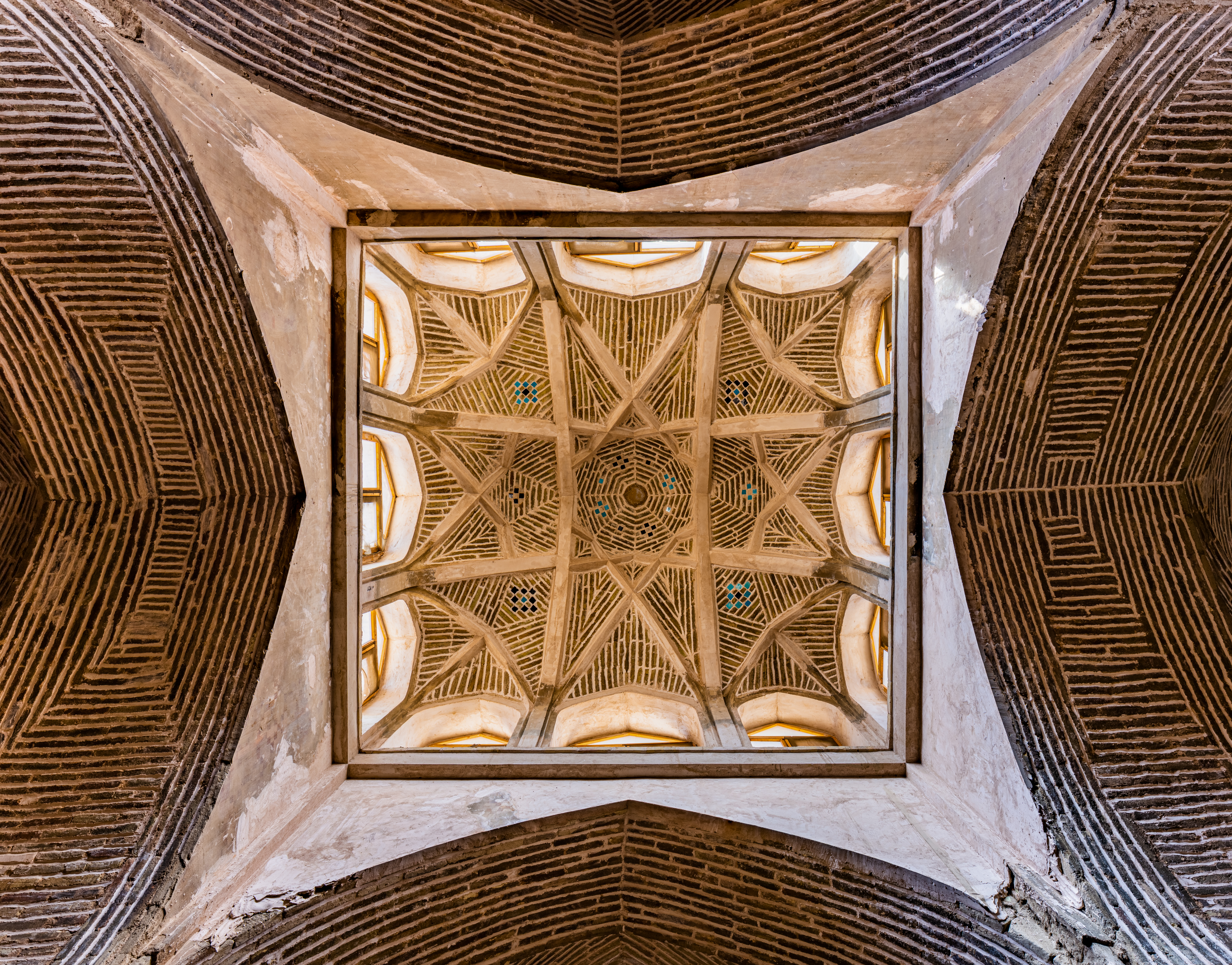 Ribbed vault of Jameh Mosque of Isfahan.jpg