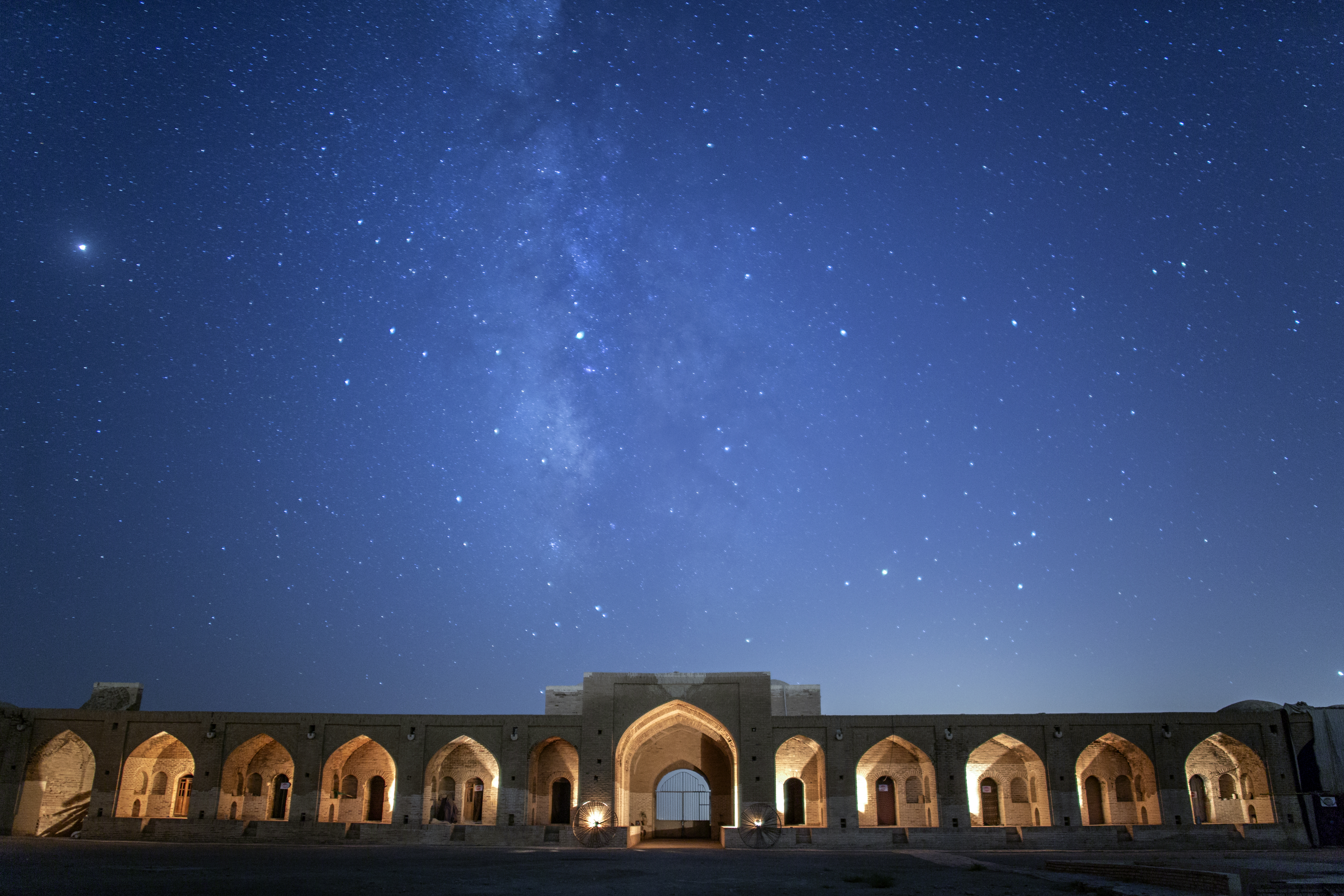 کاروانسرای دیر گچین یا مادر، بزرگترین کاروانسرای خشتی گچی ایران در مرکز پارک ملی کویر- استان قم 29.jpg